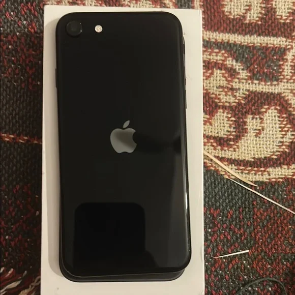 Apple iPhone SE - Black
